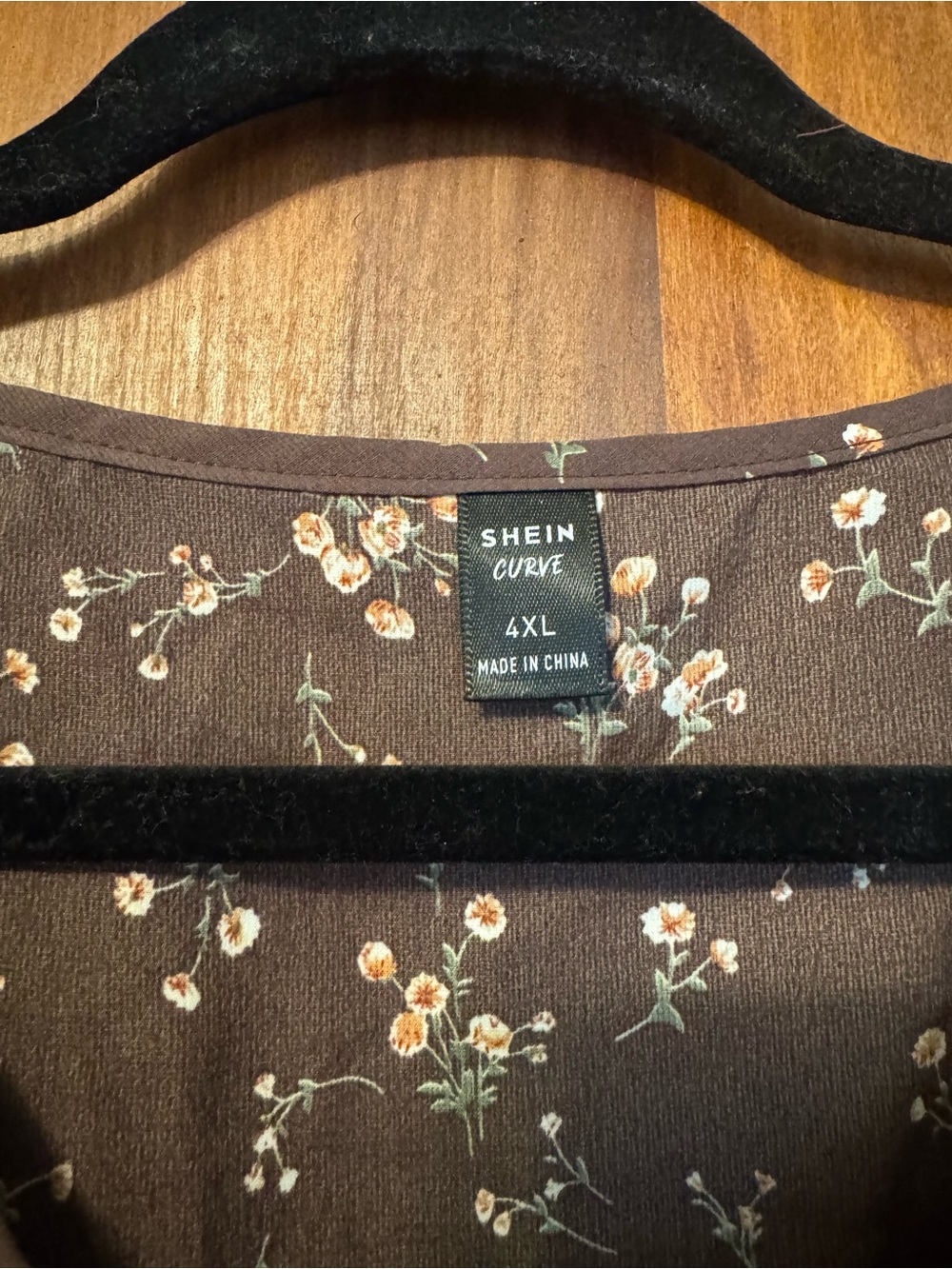 Women’s Plus Size Floral Cottagecore Top Size 4XL - Picture 4 of 6